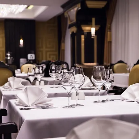 Dana Business & Conference Hotel 4*