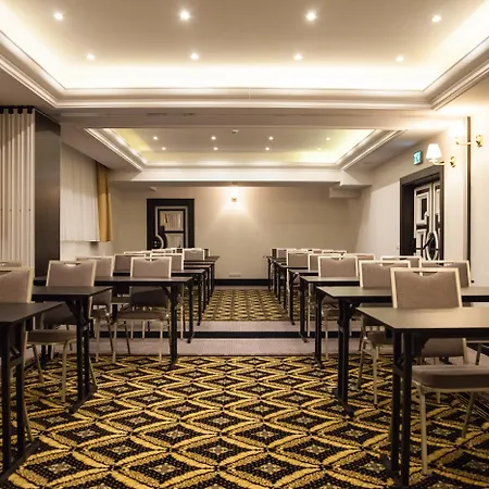 Dana Business & Conference Hotel 4*