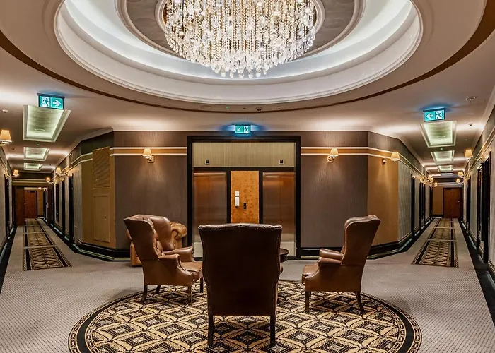 Dana Business & Conference Hotel 4*