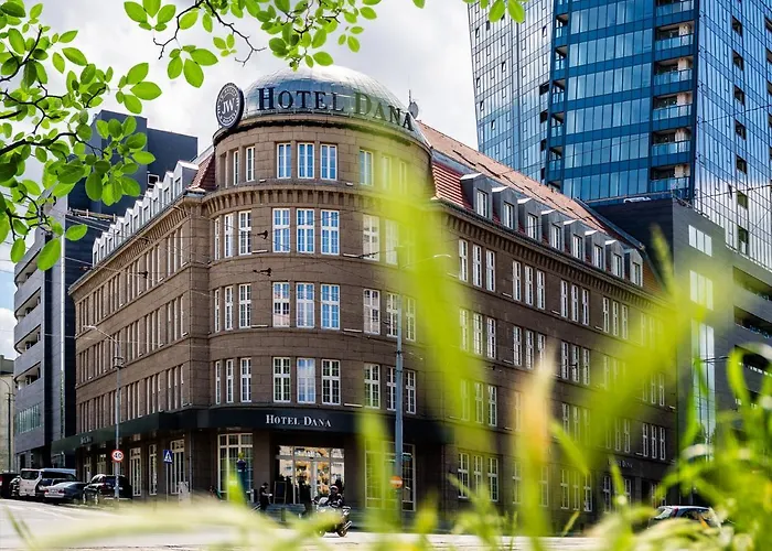 Dana Business & Conference فندق 4*