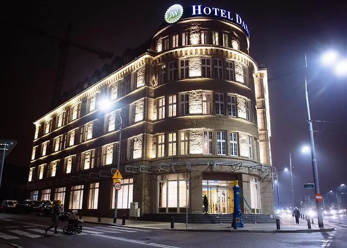 Dana Business & Conference فندق